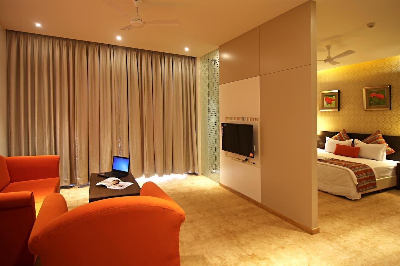 Hotel Preeti Executive Satara Exterior foto